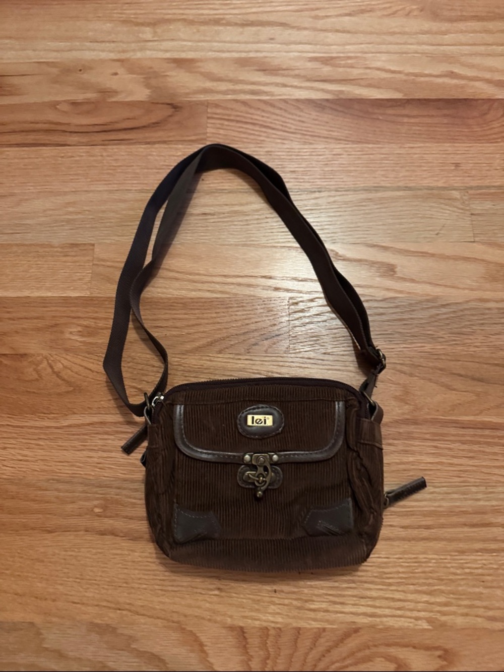 Y2K lei Brown Corduroy Shoulder Bag with Decorative Clasp